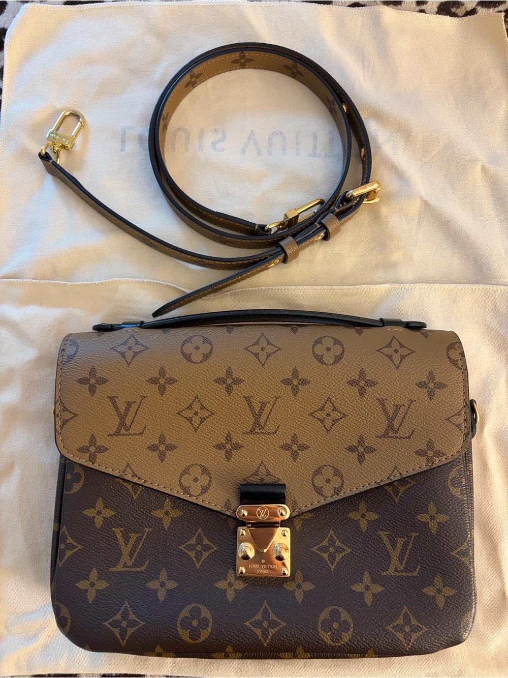Louis Vuitton Pochette Métis - Reverse Monogram